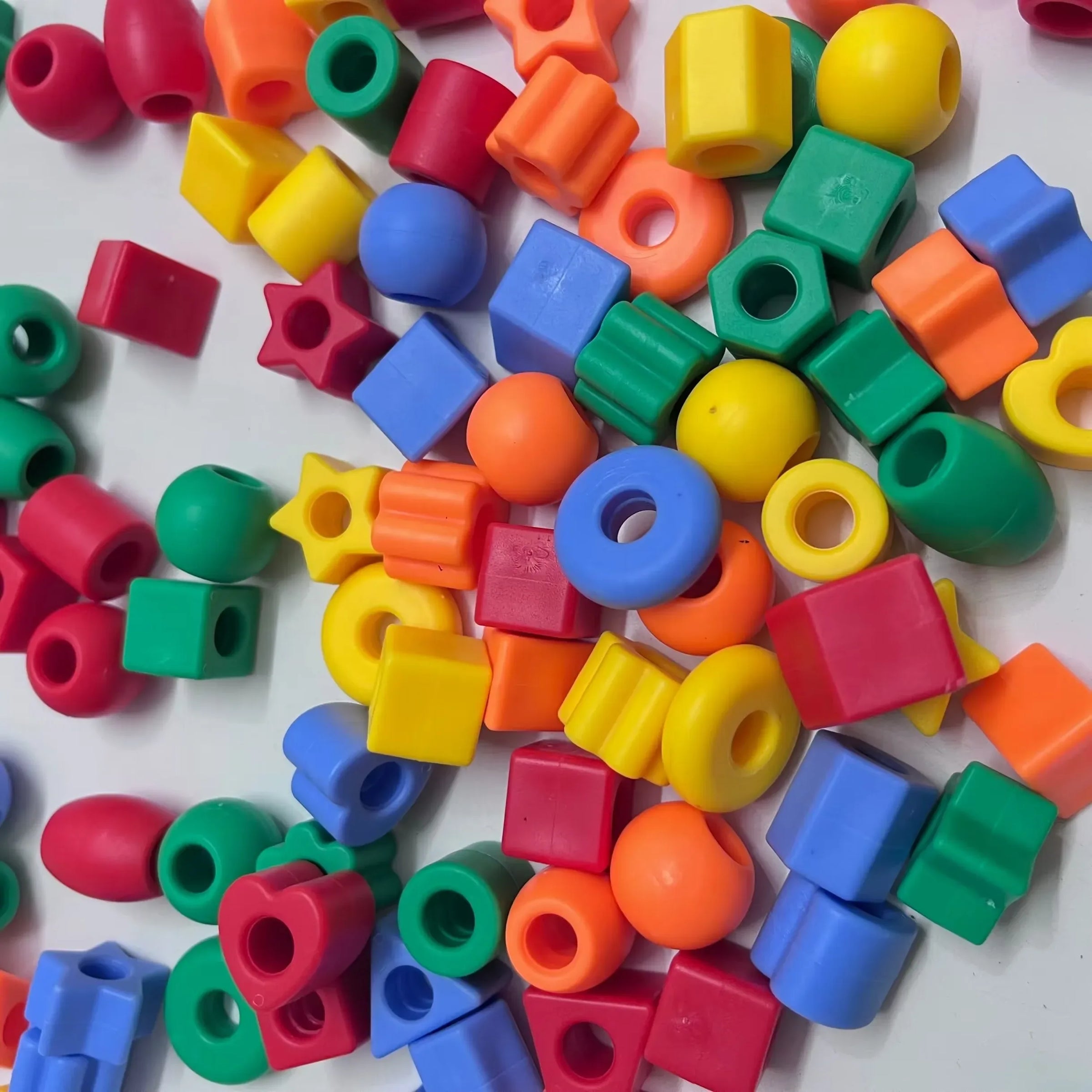 Beaded DIY Puzzle Bracelet – Educational Geometry Shape Toy for Kids - BIG FRENCHIES
