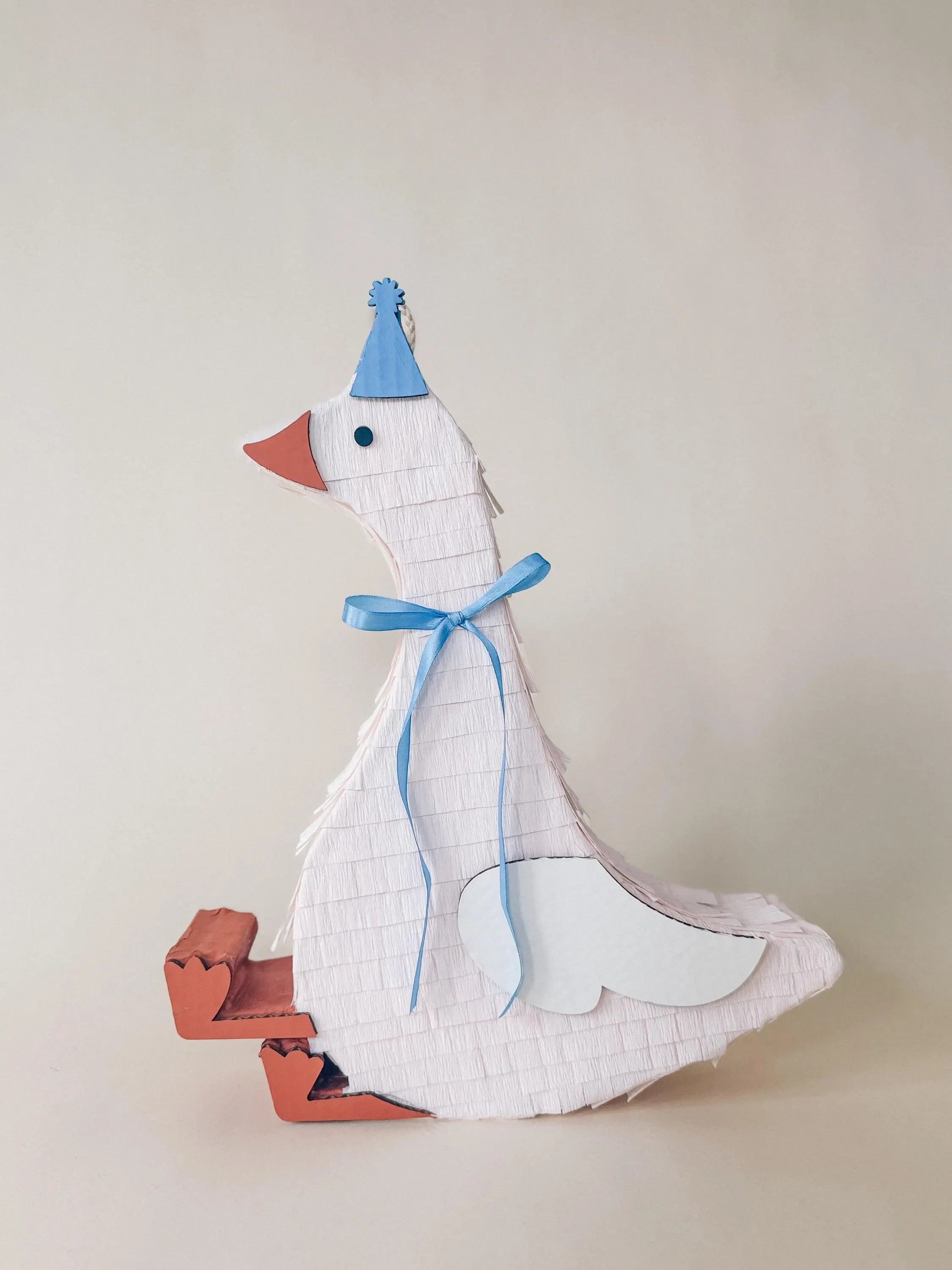 🦢 Sitting Party Goose Piñata – Handmade Animal Piñata for Kids’ Birthdays, Spring Celebrations & Farm-Themed Parties - BIG FRENCHIES