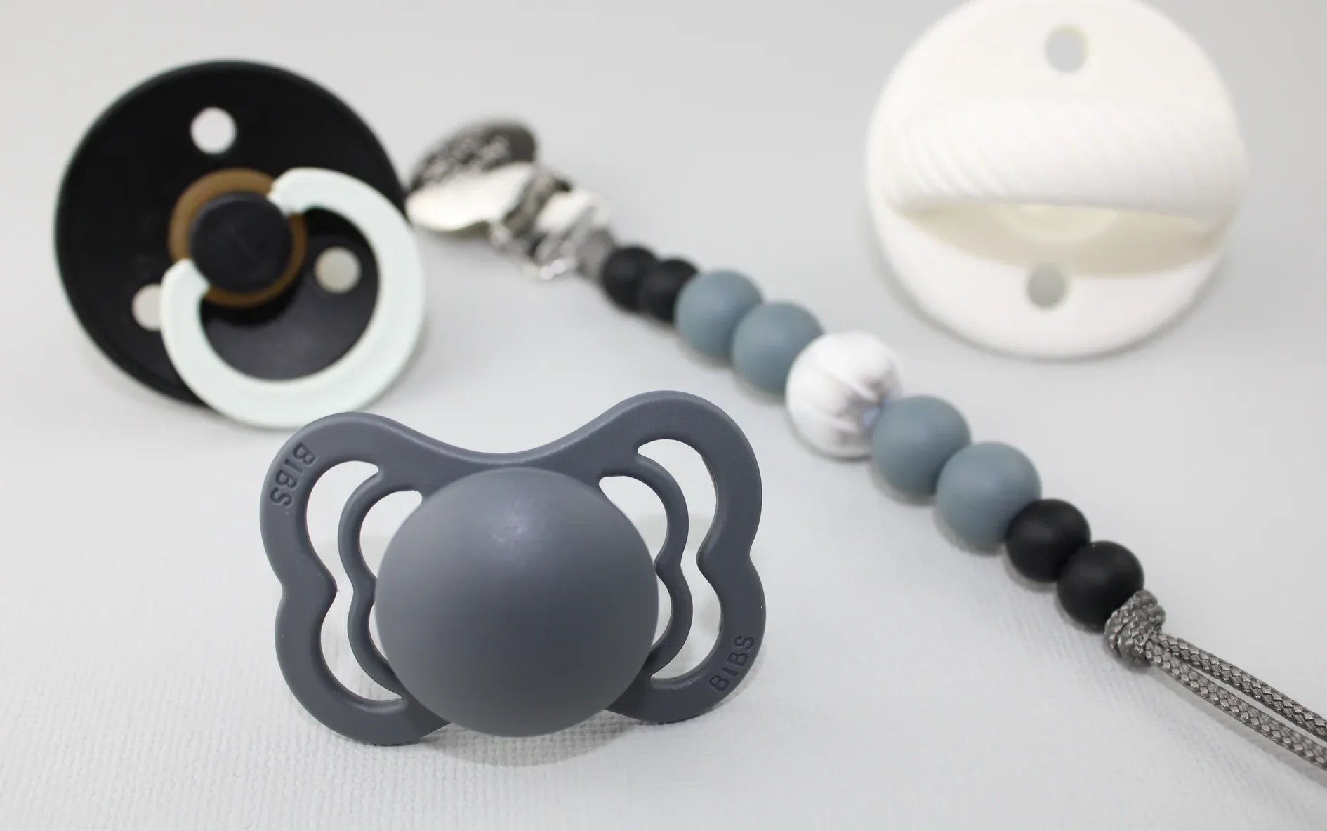 Strand Clip // Charcoal - BIG FRENCHIES