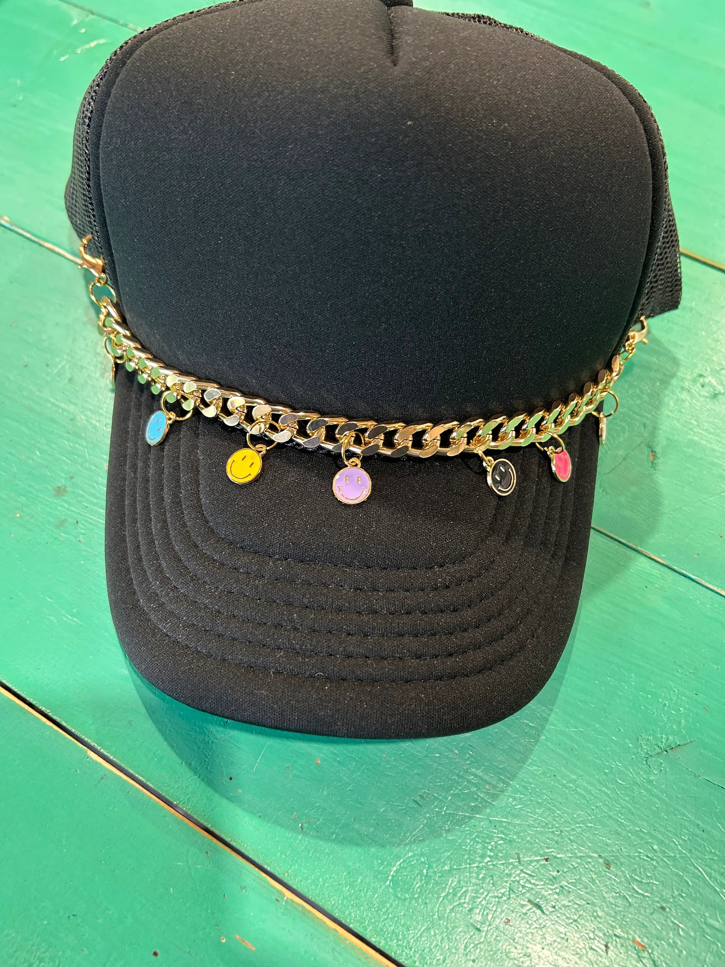 Smiley Trucker Hat Chain - BIG FRENCHIES