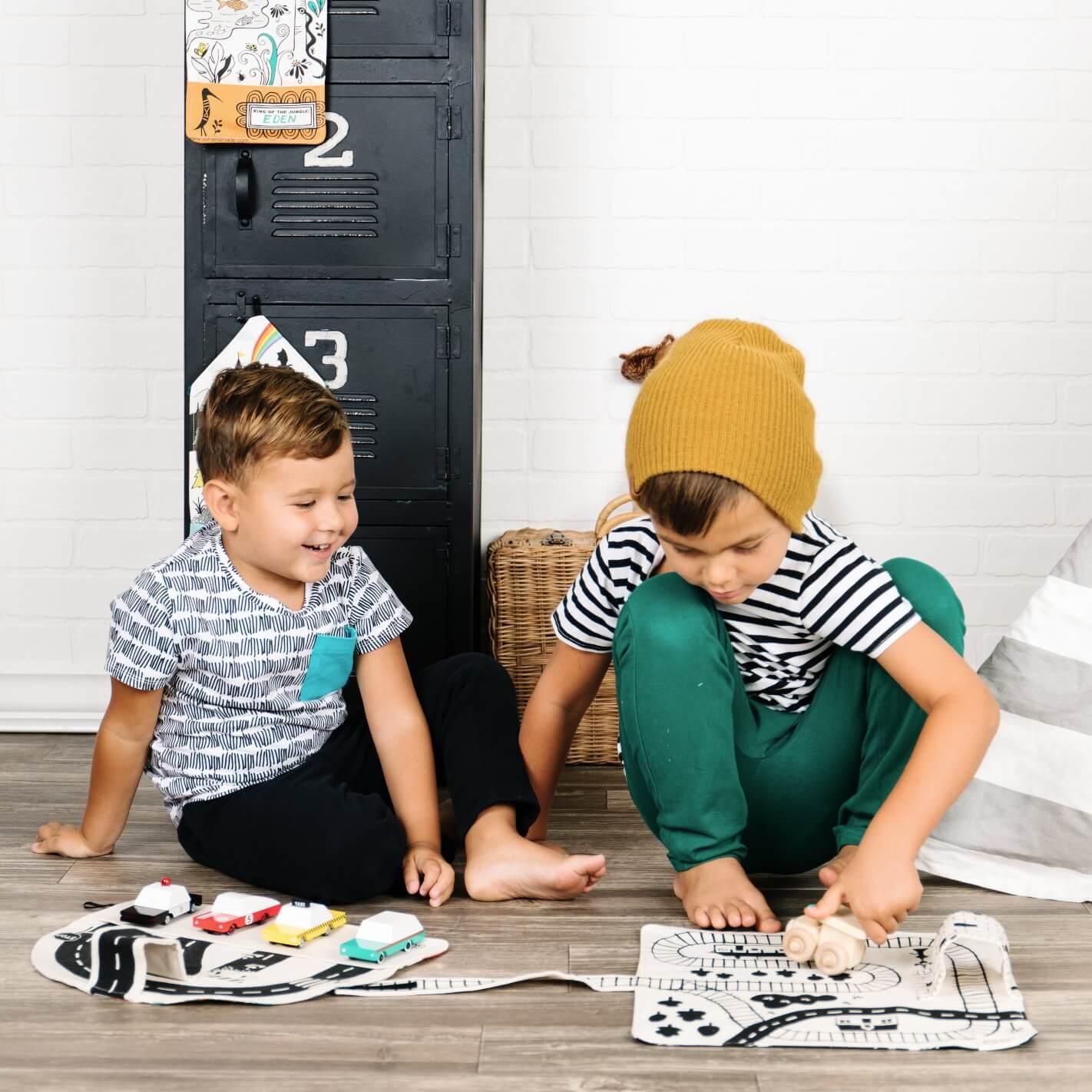 Train Play Mat for Toddlers – Portable Tracks for Travel - BIG FRENCHIES