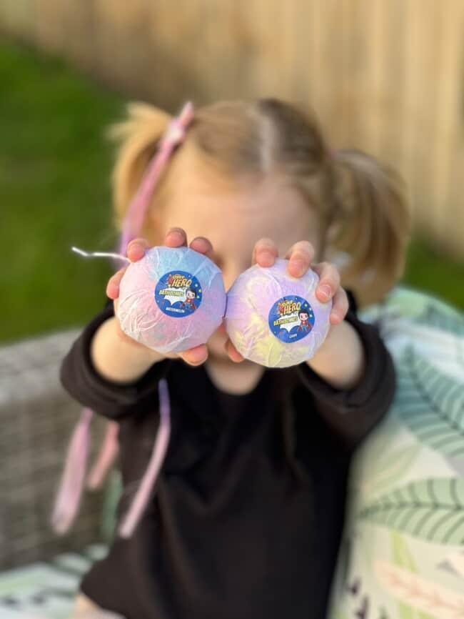 EvolutionUSA Epic Superhero Bath Bombs for Kids, 6 Super Hero Bath Bombs with Toy Inside Bathbombs, Spiderman Bathbomb with Surprise Inside, Bath Balls for Marvel Lovers, Easter Childrens Bath - BIG FRENCHIES