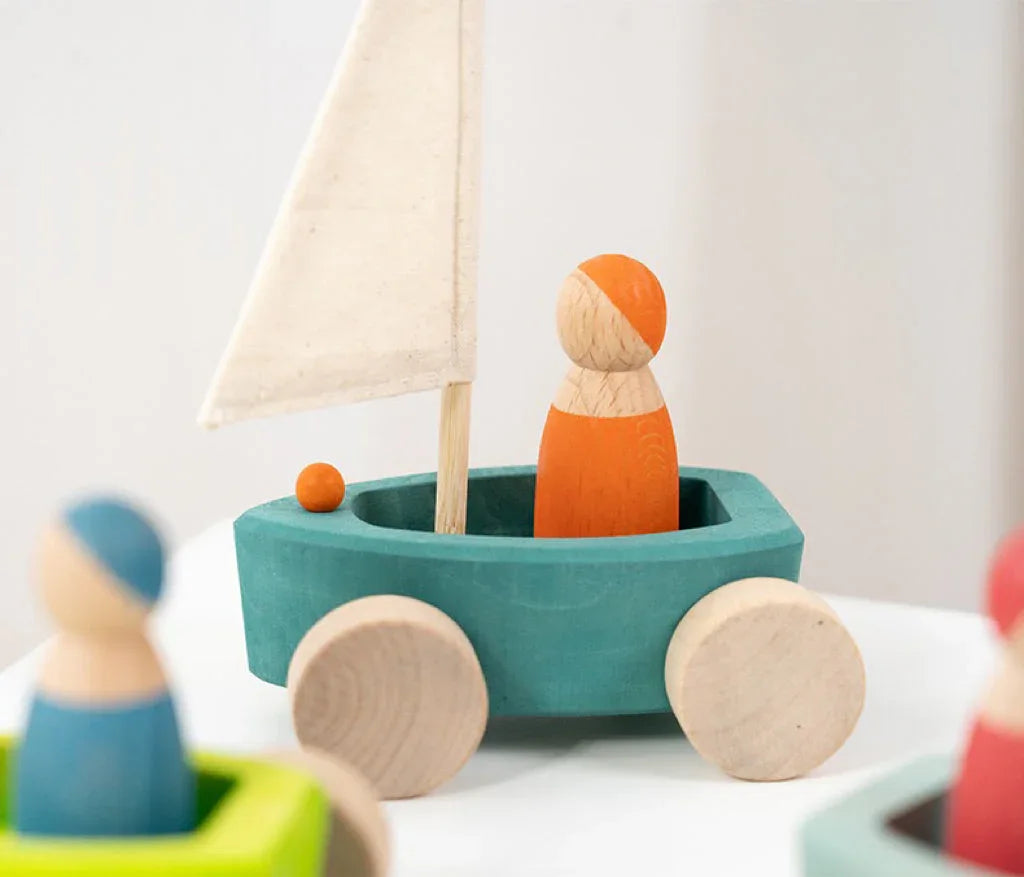 4 Pcs STAINED Wooden Land Yachts Set with 4 Peg Dolls - BIG FRENCHIES
