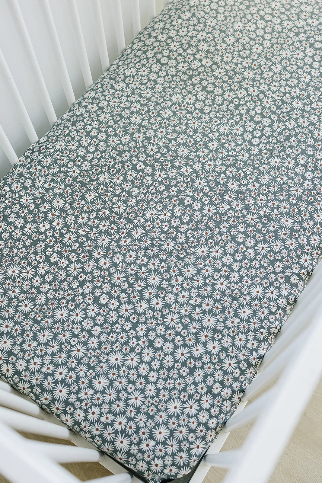 Dark Green Daisy Bamboo Stretch Crib Sheet - BIG FRENCHIES