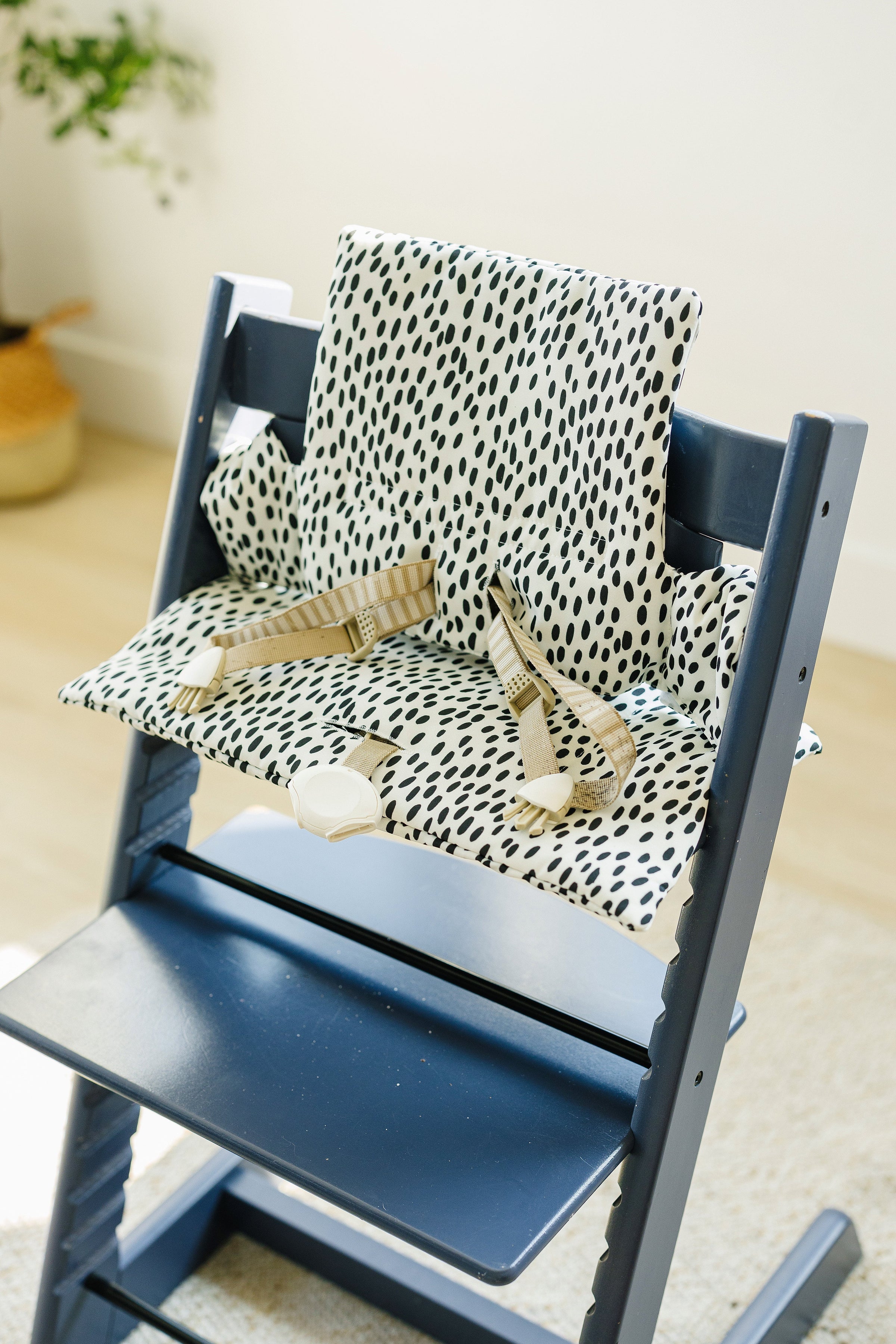 Black Dots Cushion for the Stokke Tripp Trapp Highchair