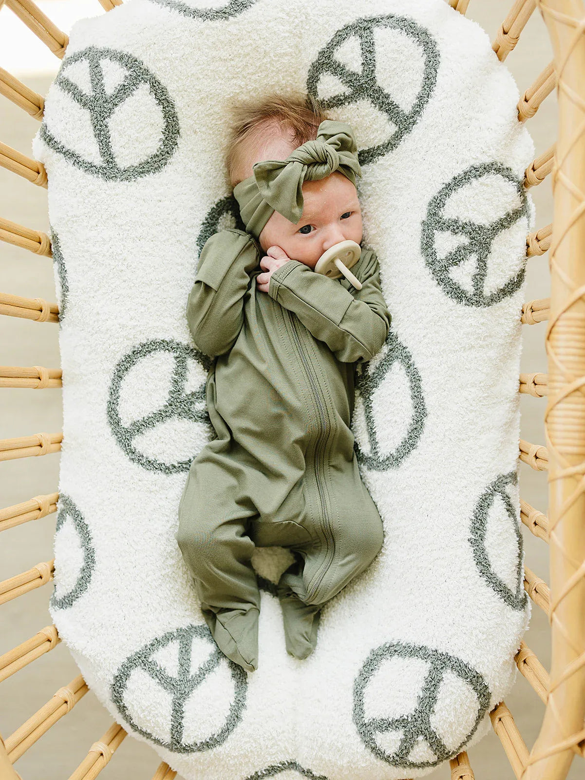 Peace Plush Blanket - BIG FRENCHIES