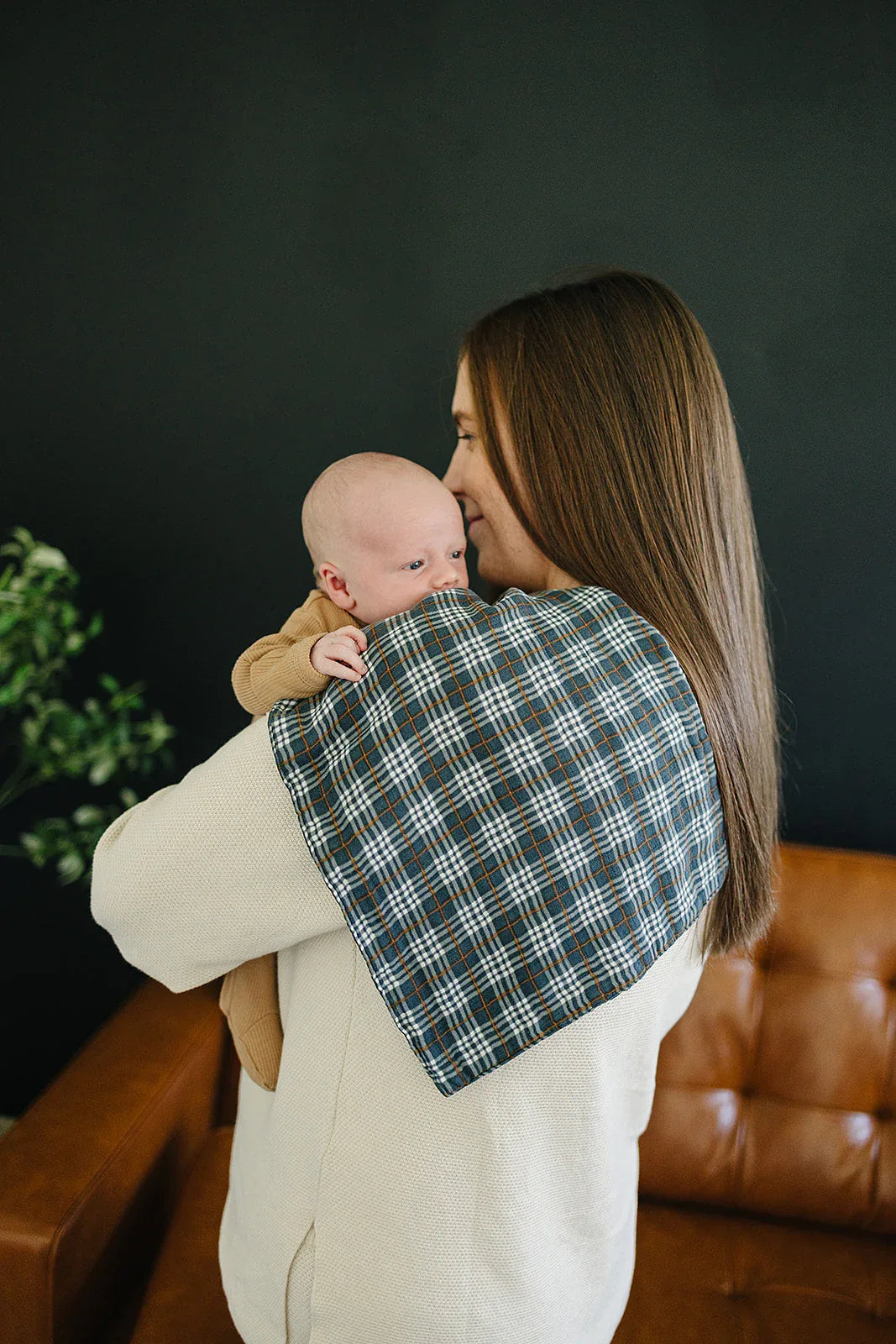 Navy Plaid Muslin Burp Cloth - BIG FRENCHIES