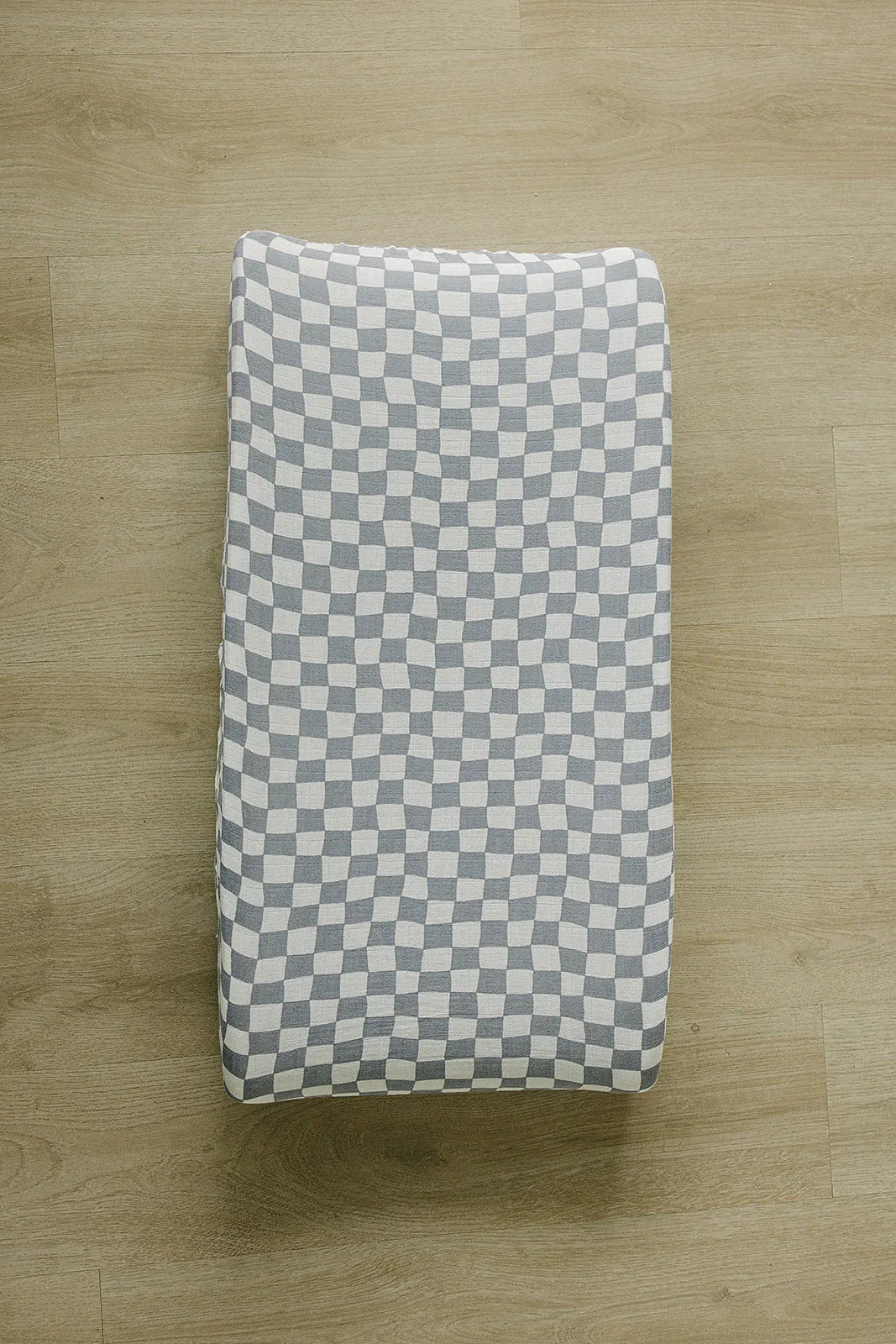 Dusty Blue Wavy Checkered Muslin Changing Pad Cover - BIG FRENCHIES