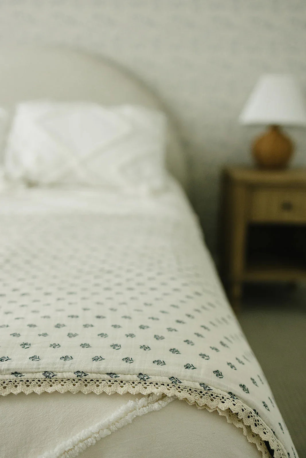 Navy Berry + Cream Berry Lace Twin Muslin Quilt - BIG FRENCHIES