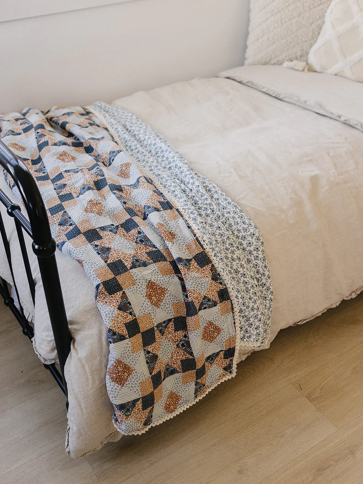 Patchwork Print + Blue Blossom Lace Twin Muslin Quilt - BIG FRENCHIES