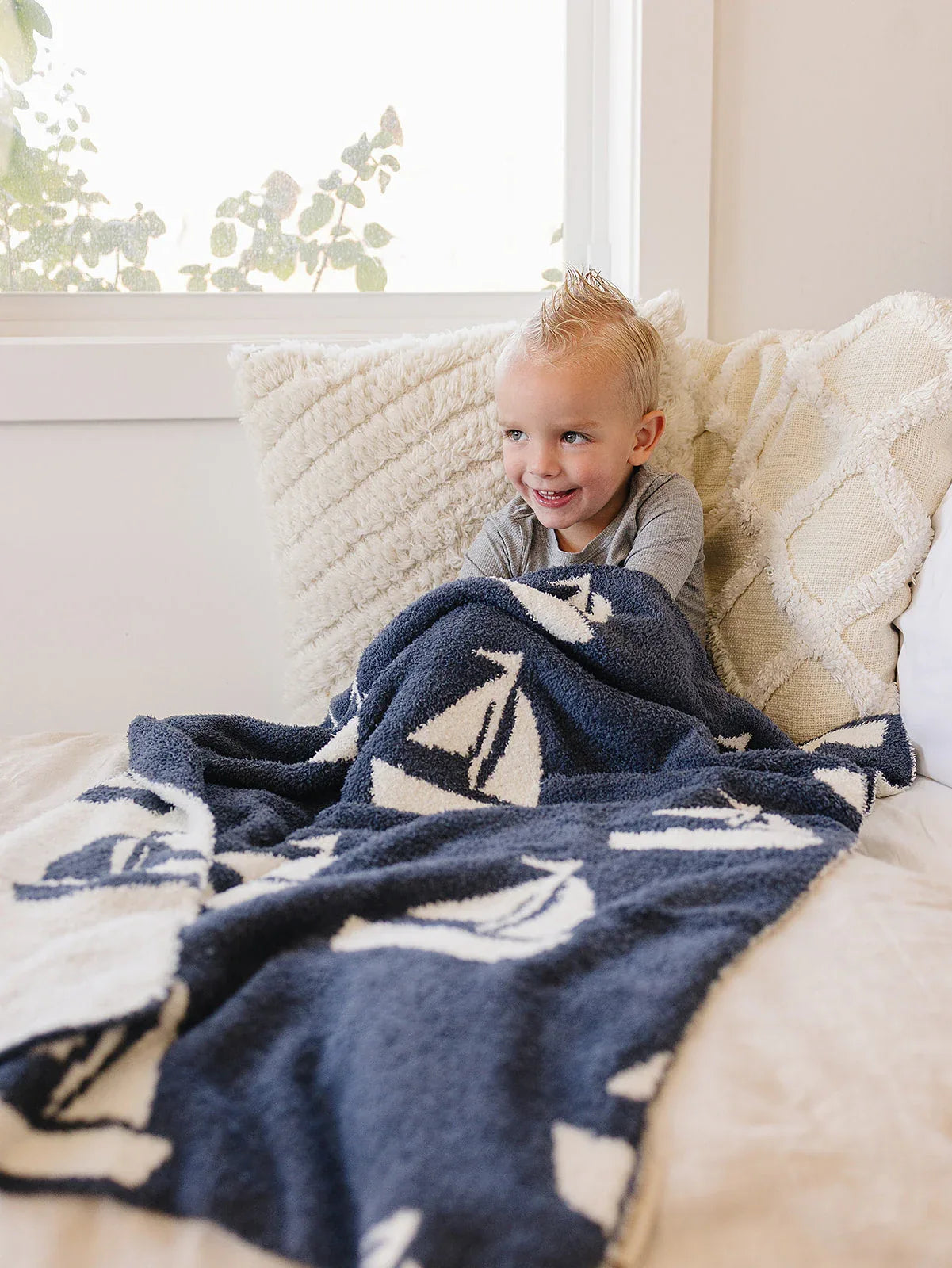 Sailboat Plush Blanket - BIG FRENCHIES