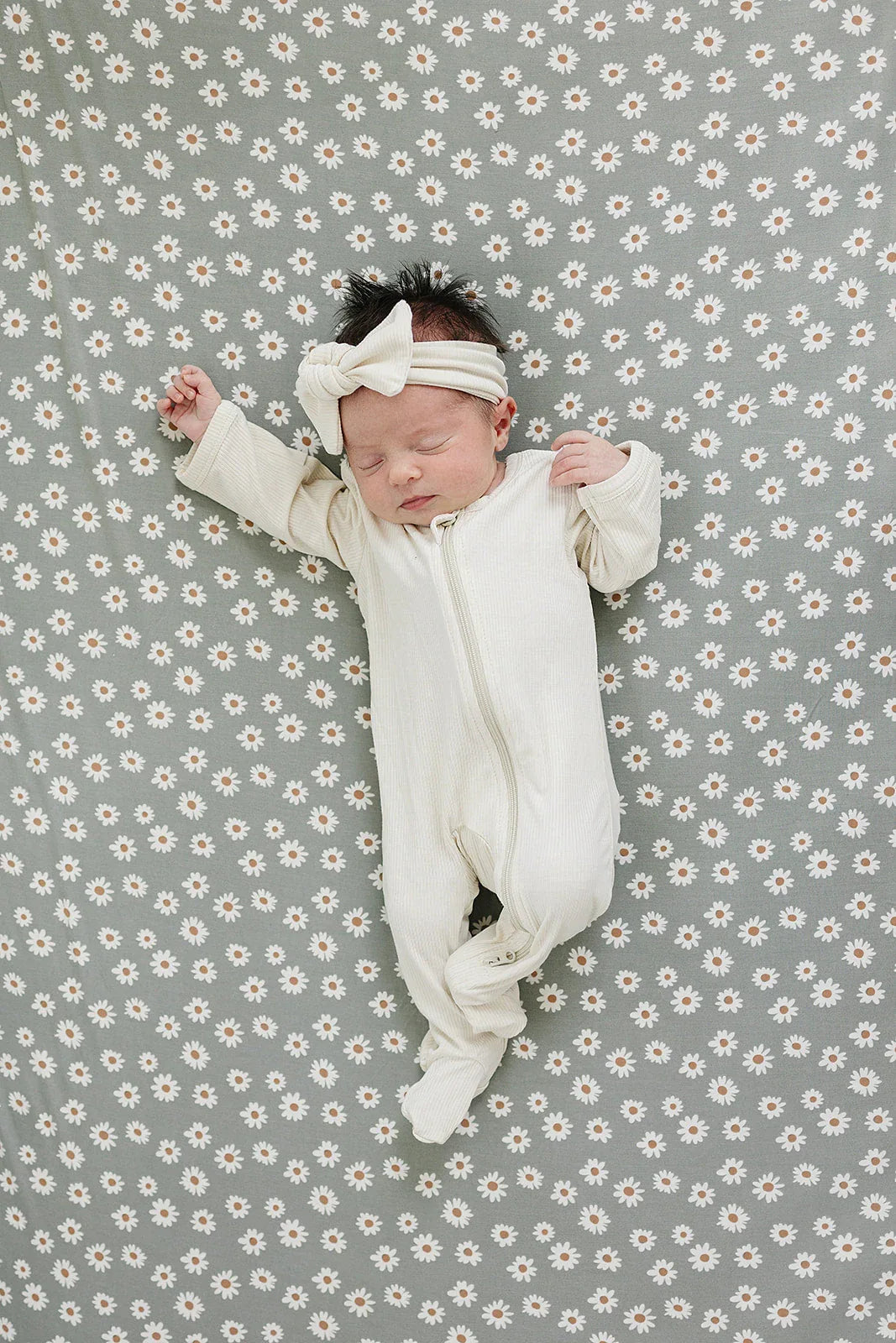 Light Green Daisy Bamboo Stretch Crib Sheet - BIG FRENCHIES