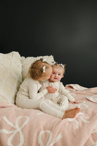 Pink Bow Plush Blanket - BIG FRENCHIES