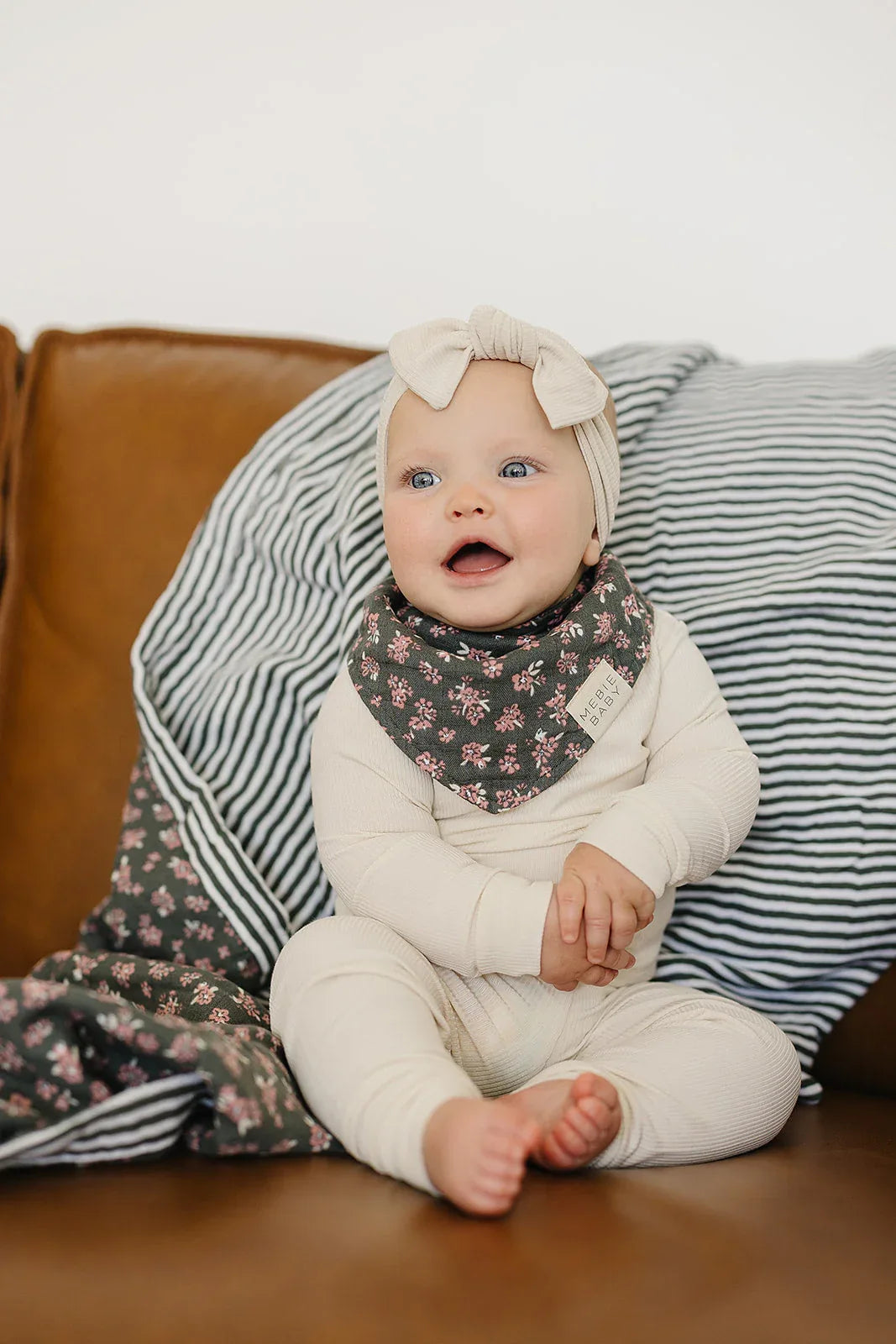 Olive Bloom Classic Muslin Bib - BIG FRENCHIES