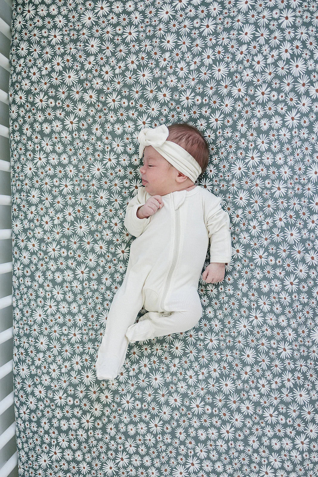 Dark Green Daisy Bamboo Stretch Crib Sheet - BIG FRENCHIES