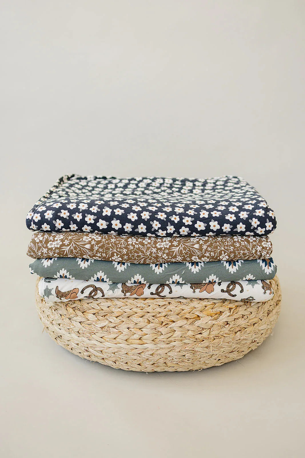 Navy Daisy Bamboo Fleece Quilt - BIG FRENCHIES
