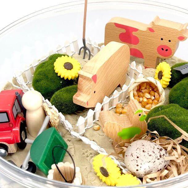 Barnyard Friends, Farm Animal Set with Kinetic Sand - BIG FRENCHIES