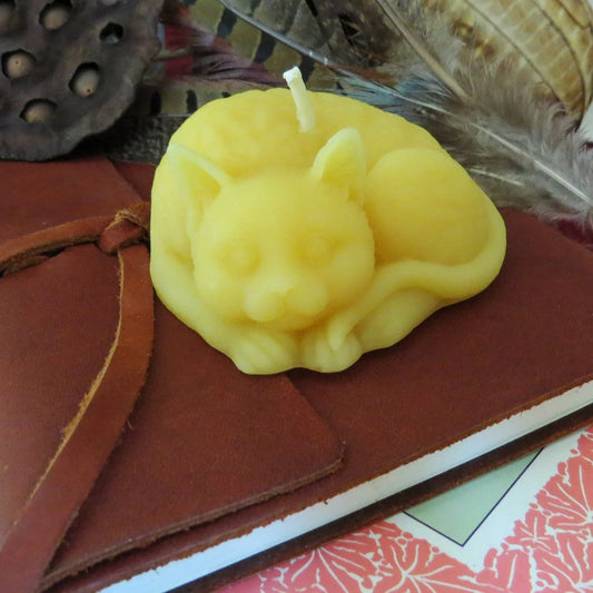 Sleepy Cat Beeswax Candle - BIG FRENCHIES