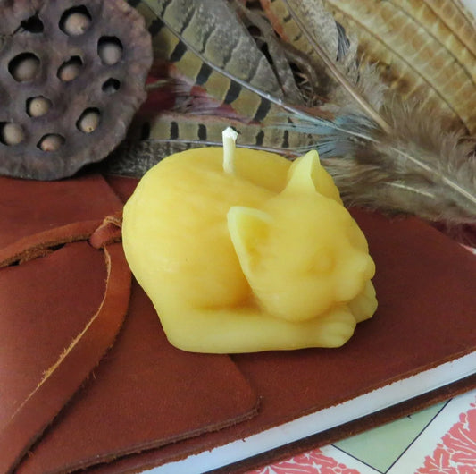 Sleepy Cat Beeswax Candle - BIG FRENCHIES