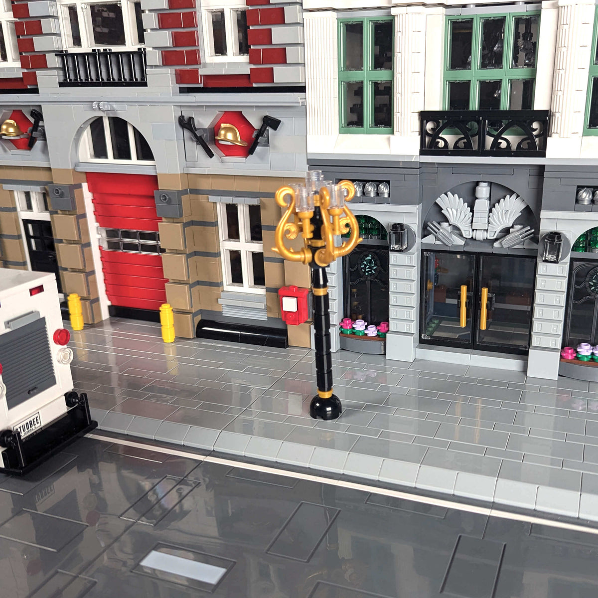 Black & Gold Spiral Lamppost - Building Set - Made Using LEGO® Parts-Building Toys-BIG FRENCHIES-StudBee