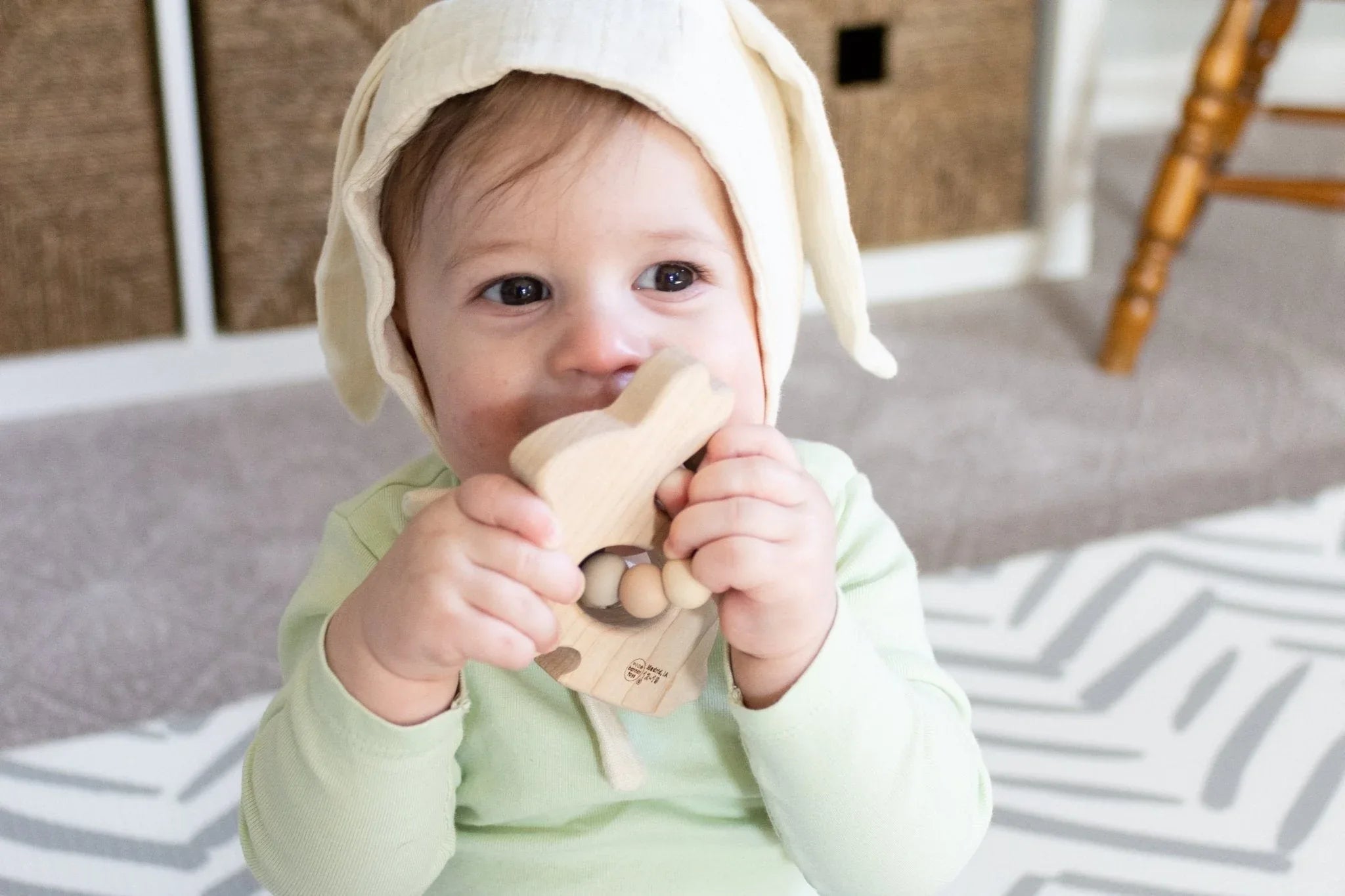 Bunny Wooden Grasping Toy with Teething Beads - BIG FRENCHIES