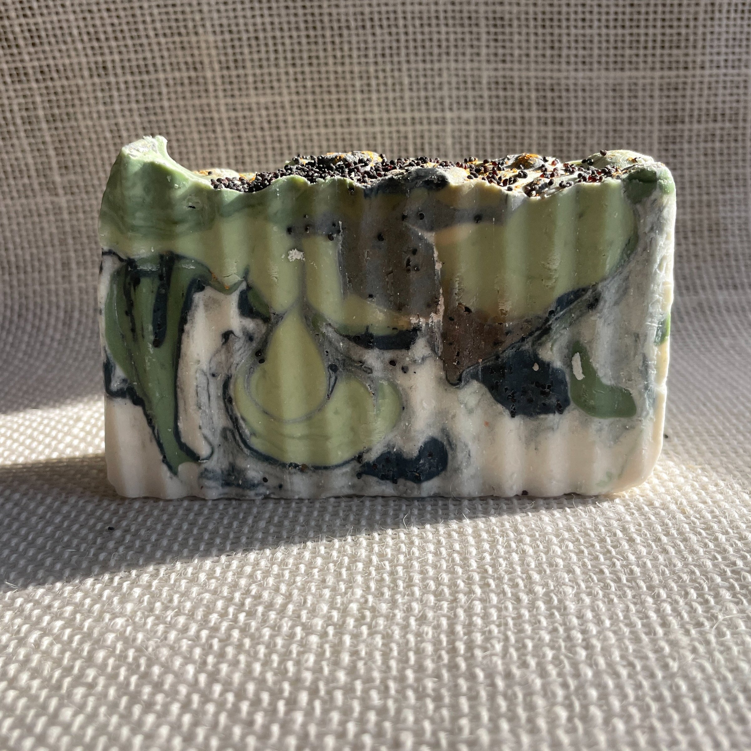 Soap - Tonka Bean, Oud (Exfoliating) - BIG FRENCHIES