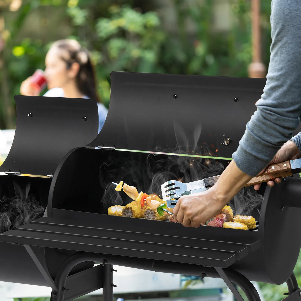 Barrel Charcoal Grill with Offset Smoker, All Metal Outdoor Smoker with Side Table and Wheels for Outdoor Garden Patio a