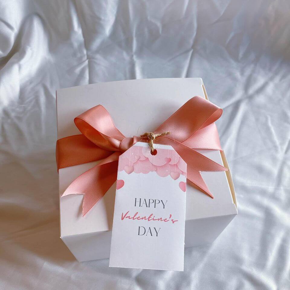 Peony Scented Candle — The Essence of Elegant Luxury