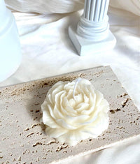 Peony Scented Candle — The Essence of Elegant Luxury