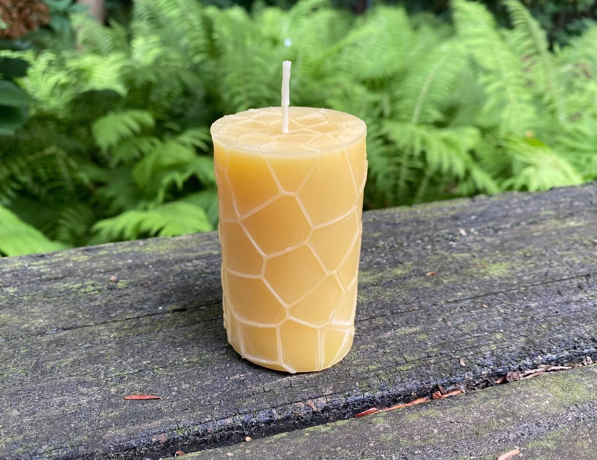 Honeycomb Pattern Beeswax Pillar Candle - BIG FRENCHIES