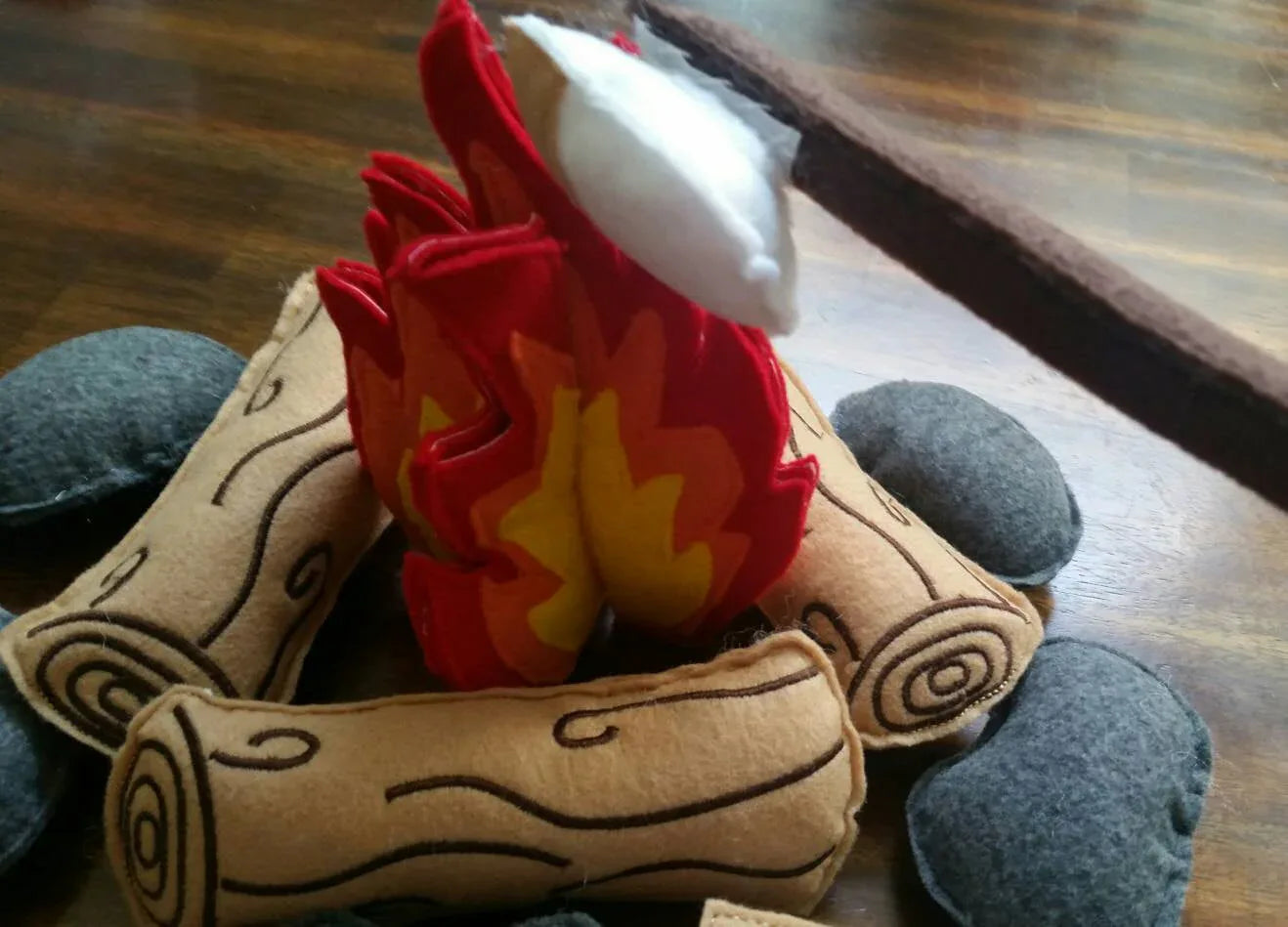 Felt Campfire Play Set, Kids Pretend Play Toy, Unique Birthday Gift
for Children - BIG FRENCHIES