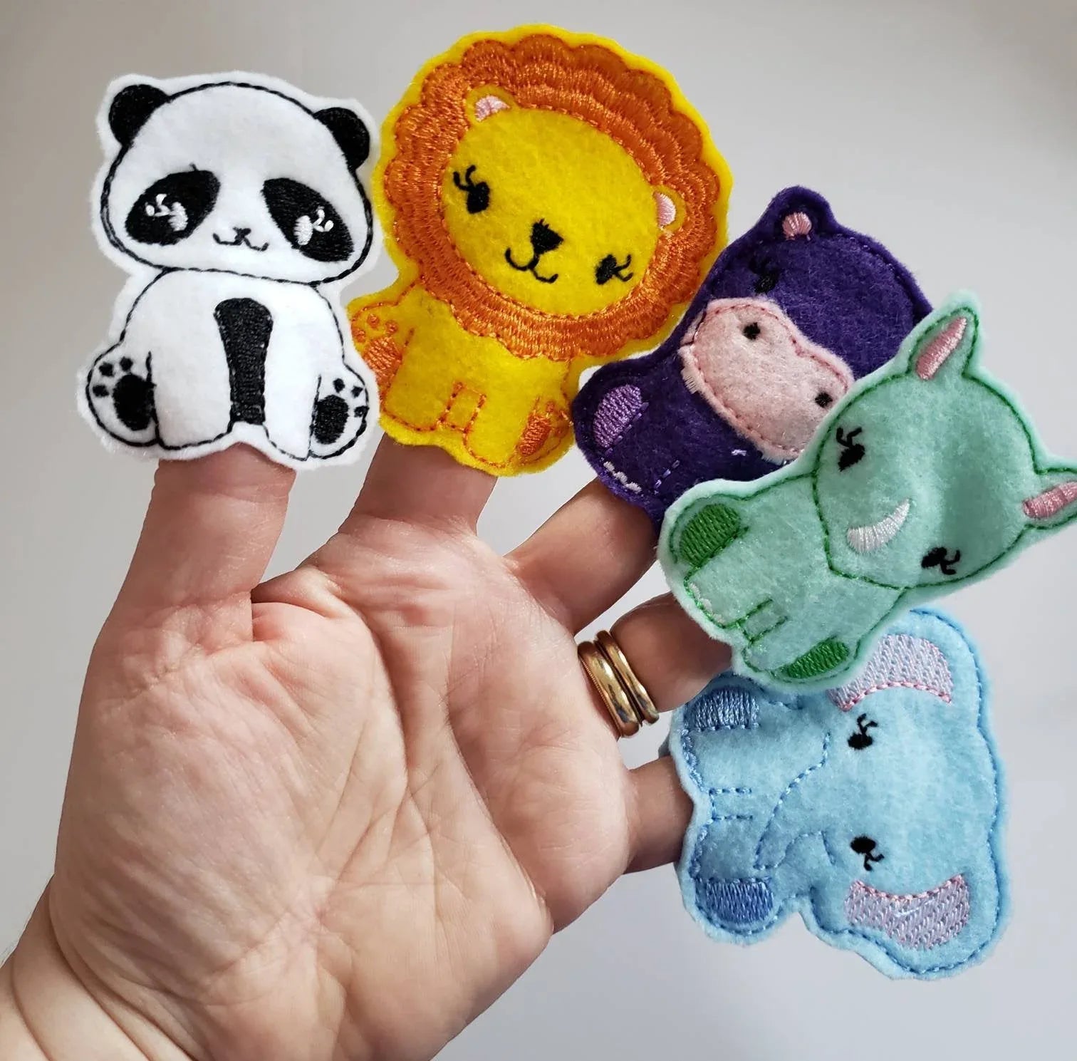 Zoo Animal Finger Puppets - zoo storage bag - Free Personalization - Quiet Toy - Busy Bag - Activity Bag - custom colors - BIG FRENCHIES
