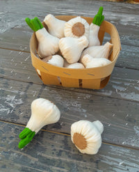 Garlic play food (felt food, vegetables, fruit, pretend play kids kitchen, plush toy, cooking toys, doll fake food, farmers market for baby) - BIG FRENCHIES