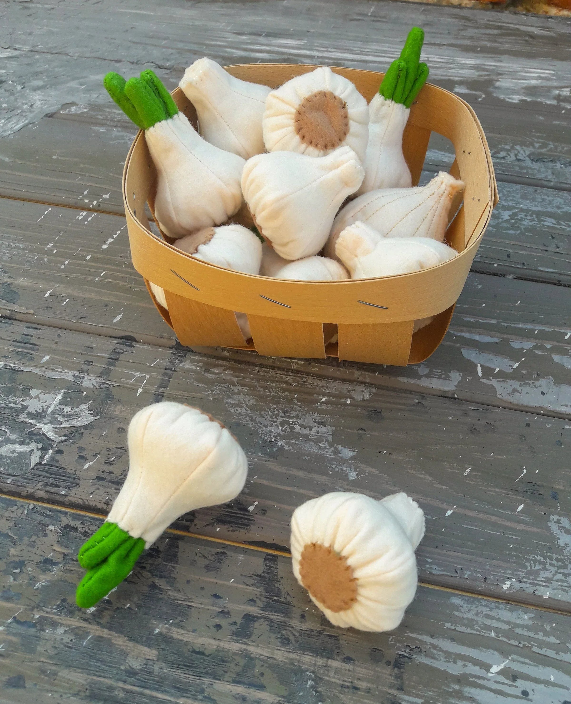 Garlic play food (felt food, vegetables, fruit, pretend play kids kitchen, plush toy, cooking toys, doll fake food, farmers market for baby) - BIG FRENCHIES