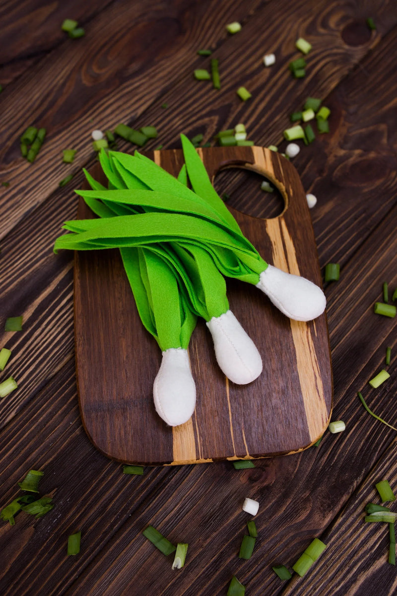 Green onion play food - BIG FRENCHIES