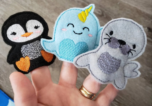 Felt finger puppet animal - Arctic Animal quiet book page - Gift for kids - habitat - Party Favor - learning toy - animals and biomes - BIG FRENCHIES