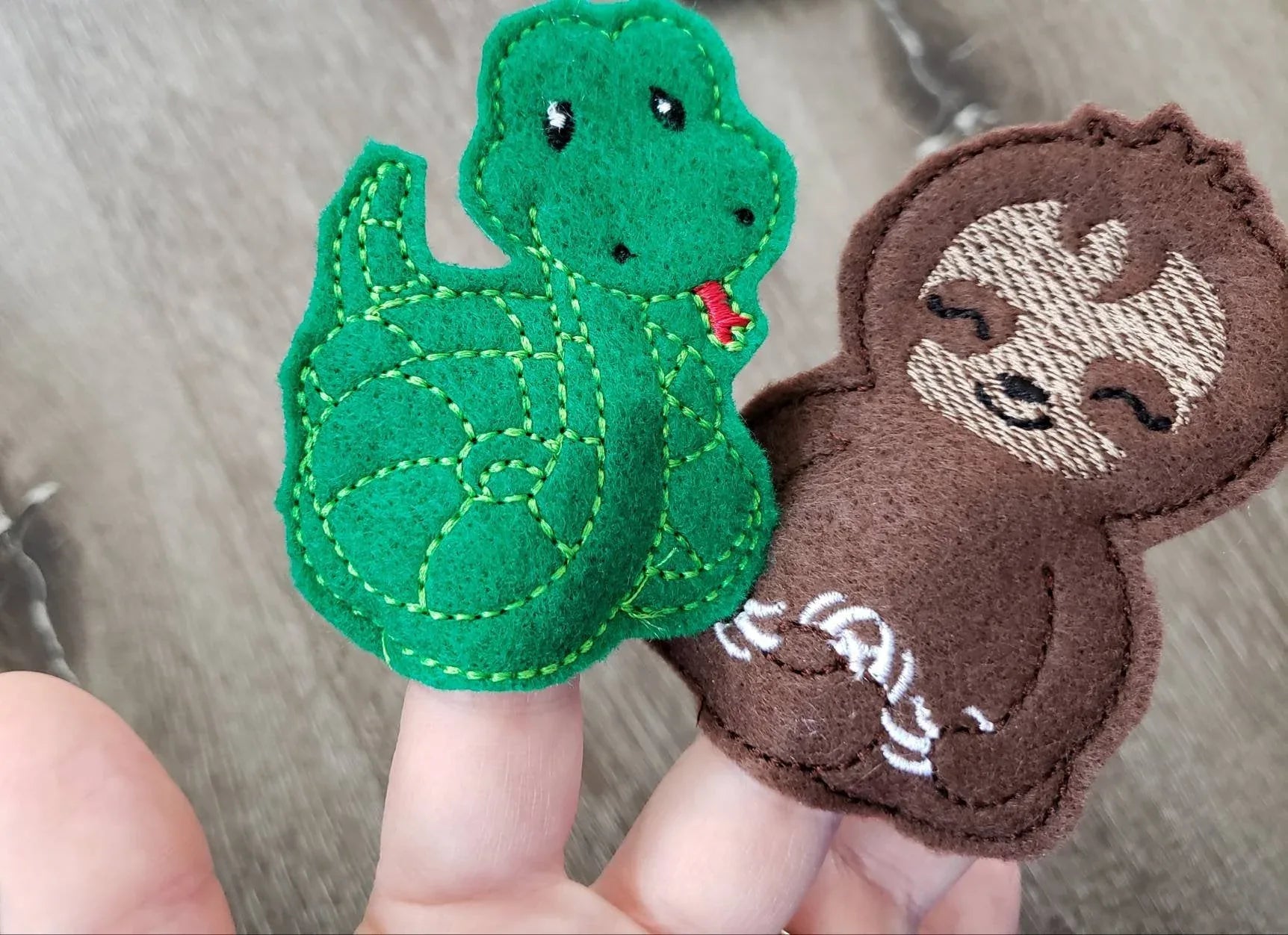 Felt finger puppet animal - Rainforest Animal quiet book page - Gift for kids - habitat - Party Favor - learning toy - animals and biomes - BIG FRENCHIES