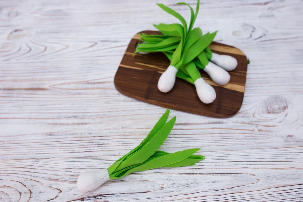 Green onion play food - BIG FRENCHIES
