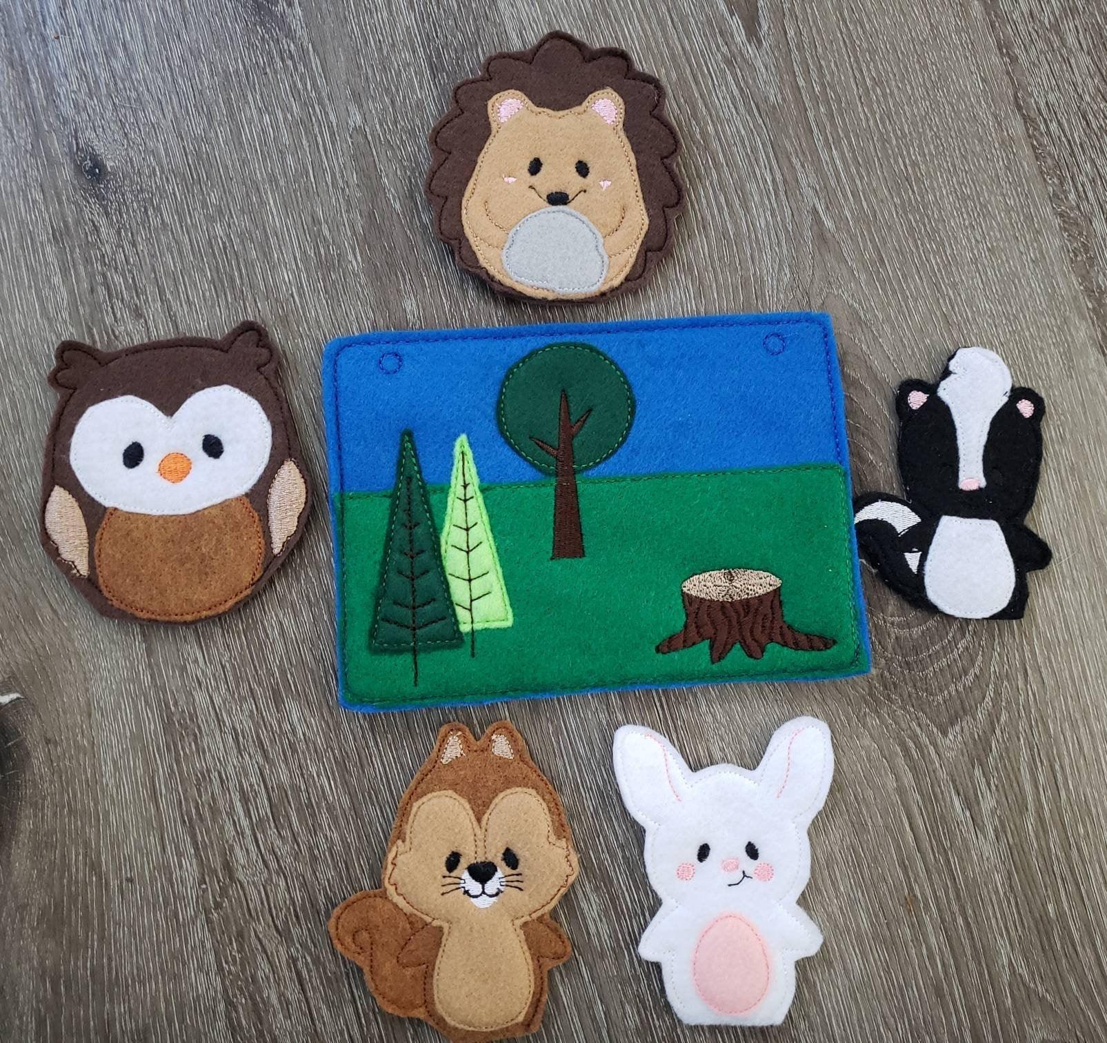 Felt finger puppet animal - Woodland Animal quiet book page - Gift for kids - habitat - forest animals - learning toy - animals and biomes - BIG FRENCHIES