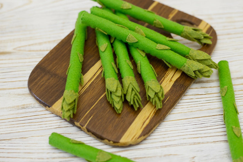 Asparagus play food (felt food, vegetables, fruit, pretend play kids kitchen, plush toy, cooking toys, fake food, farmers market for baby) - BIG FRENCHIES