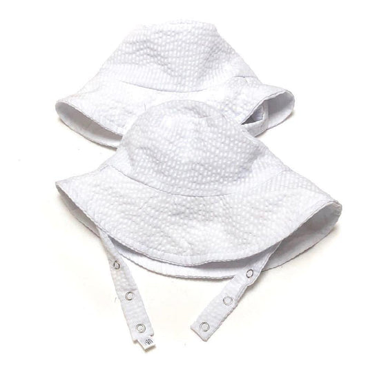 bucket hat in Cape Cod Seersucker white - BIG FRENCHIES