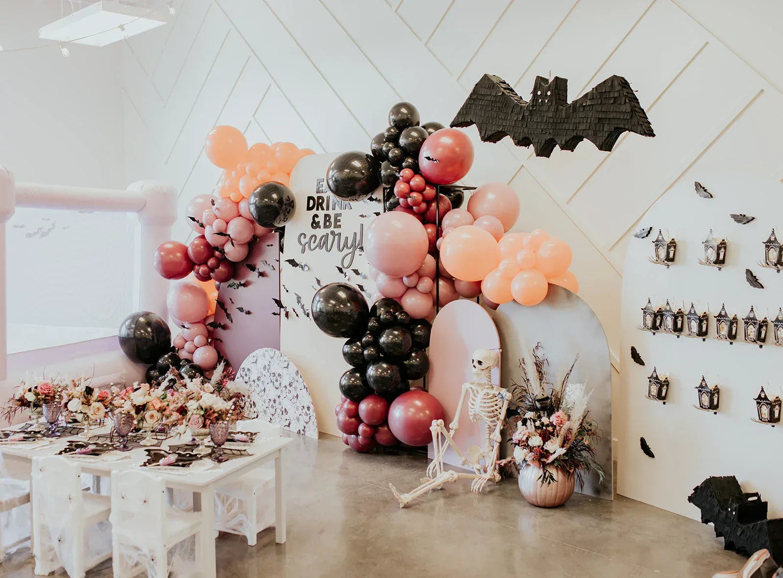 🦇 Freakin’ Bats Piñata – Handmade Halloween Party Decoration & Candy Holder - BIG FRENCHIES