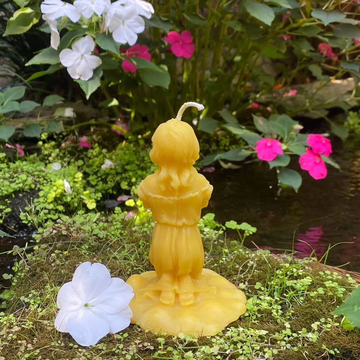 Praying Girl Beeswax Candle - BIG FRENCHIES