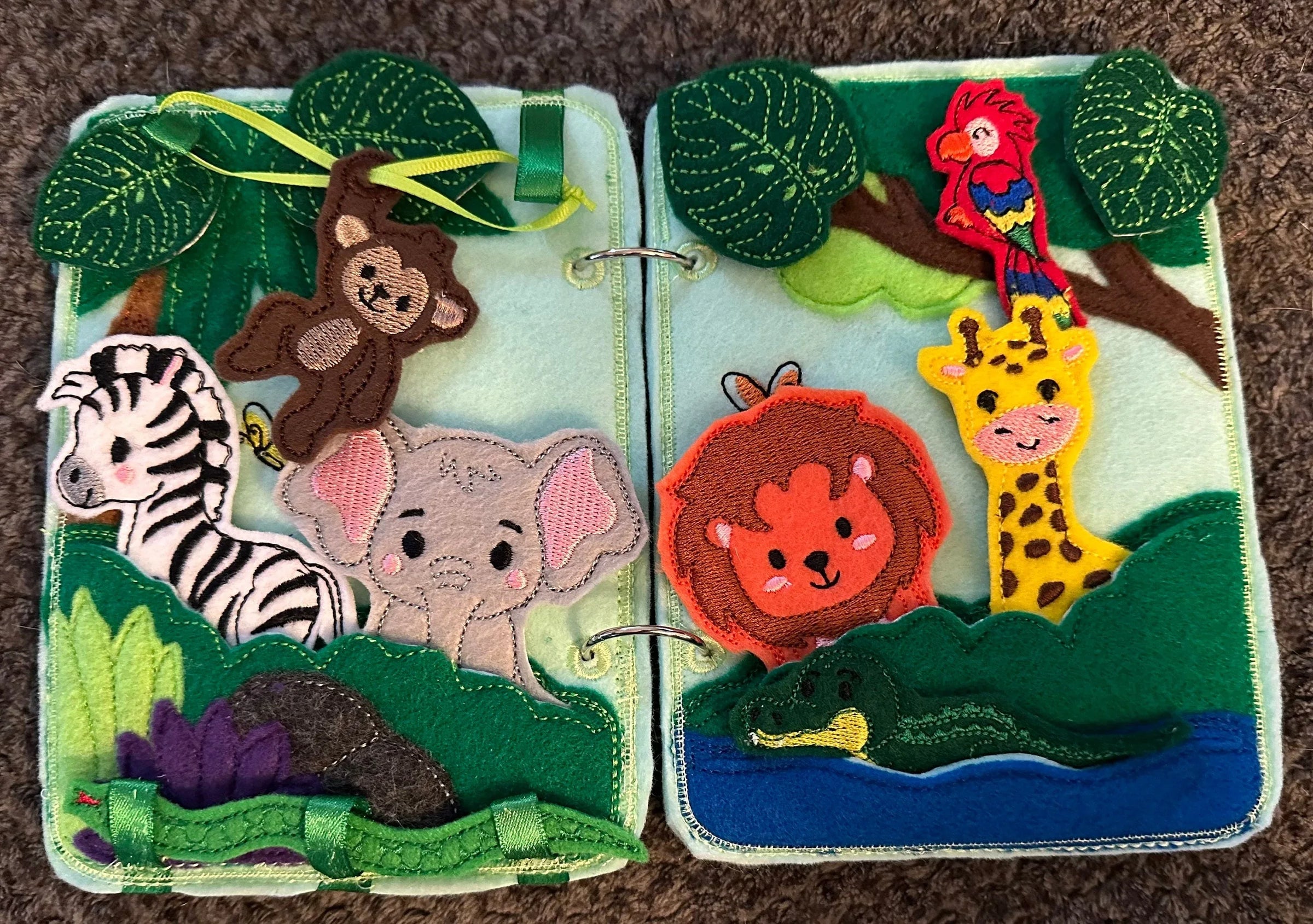 Jungle Animal Toddler Quiet Book - Busy Book - Zoo Animal Activity Book - Gift for Toddler - Animal Finger Puppets - Educational Quiet Book - BIG FRENCHIES