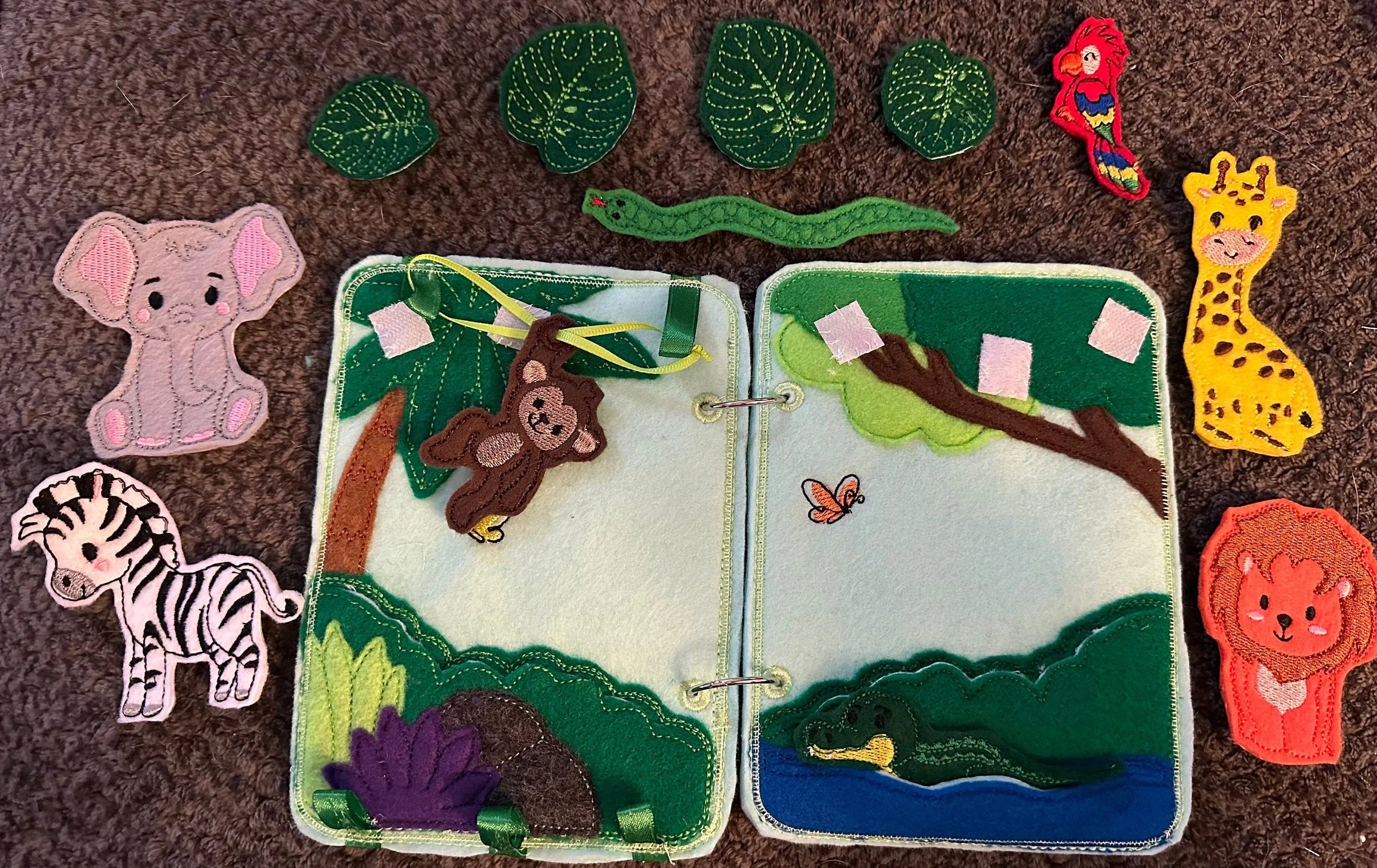 Jungle Animal Toddler Quiet Book - Busy Book - Zoo Animal Activity Book - Gift for Toddler - Animal Finger Puppets - Educational Quiet Book - BIG FRENCHIES