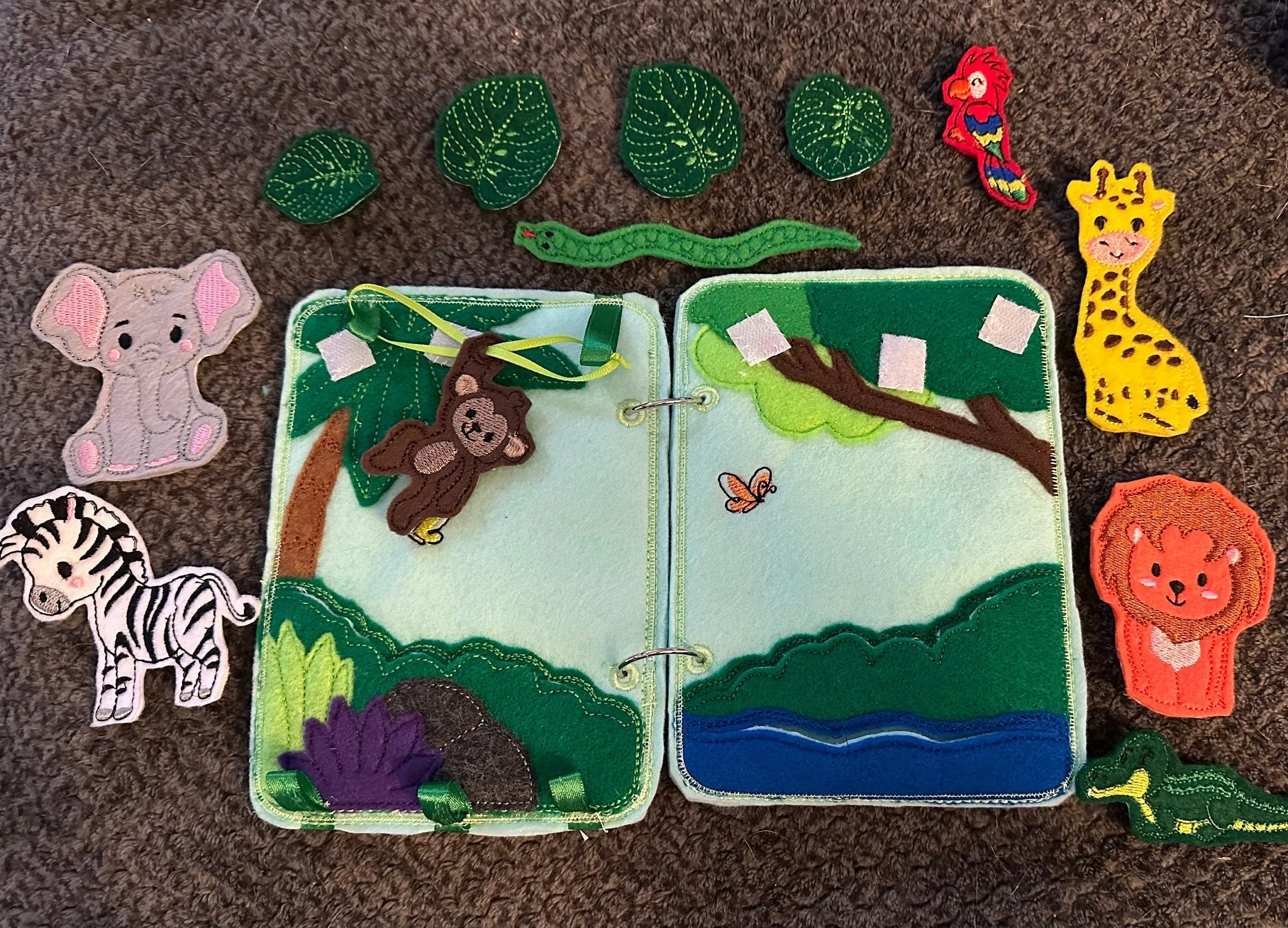Jungle Animal Toddler Quiet Book - Busy Book - Zoo Animal Activity Book - Gift for Toddler - Animal Finger Puppets - Educational Quiet Book - BIG FRENCHIES