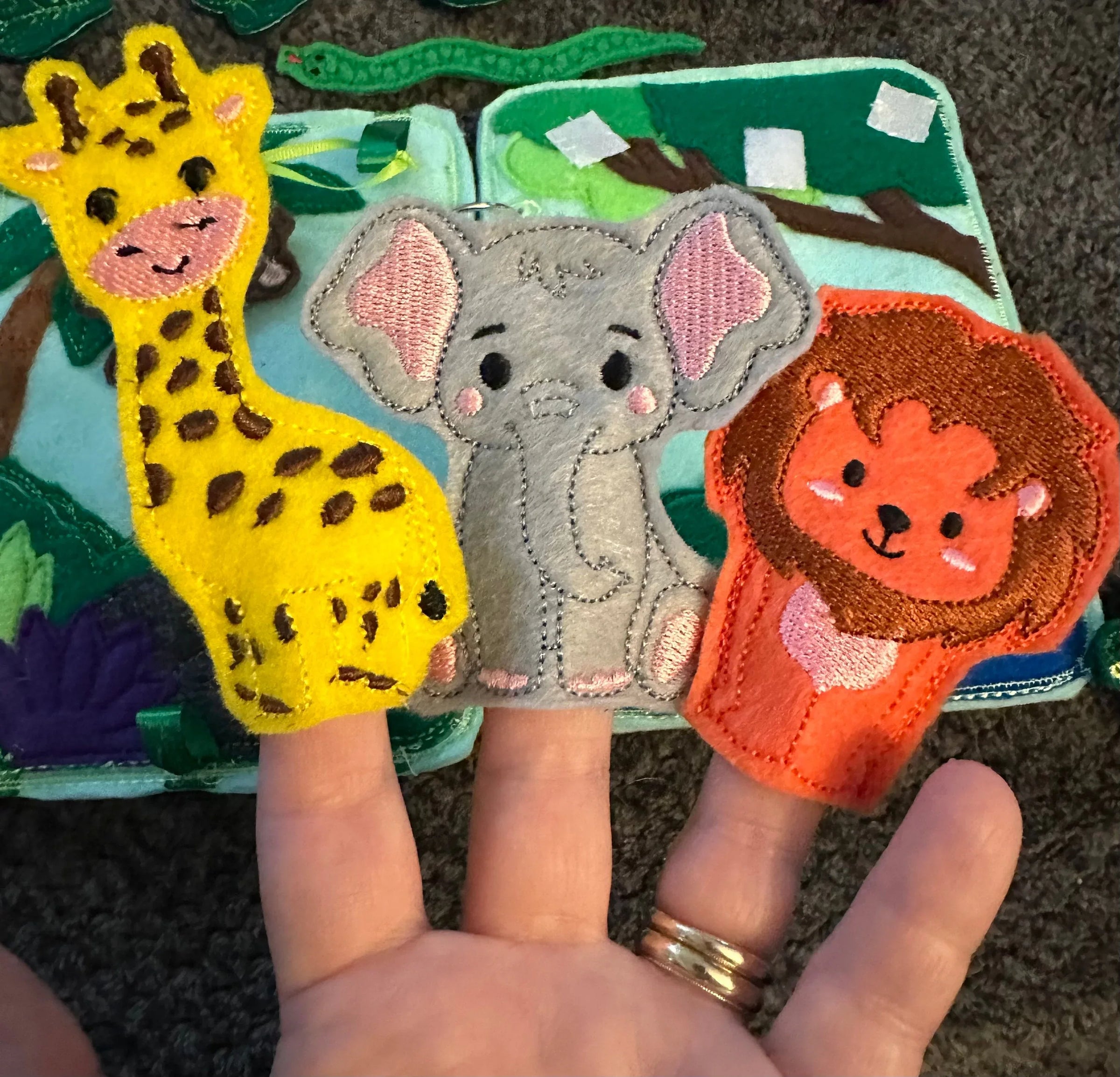 Jungle Animal Toddler Quiet Book - Busy Book - Zoo Animal Activity Book - Gift for Toddler - Animal Finger Puppets - Educational Quiet Book - BIG FRENCHIES