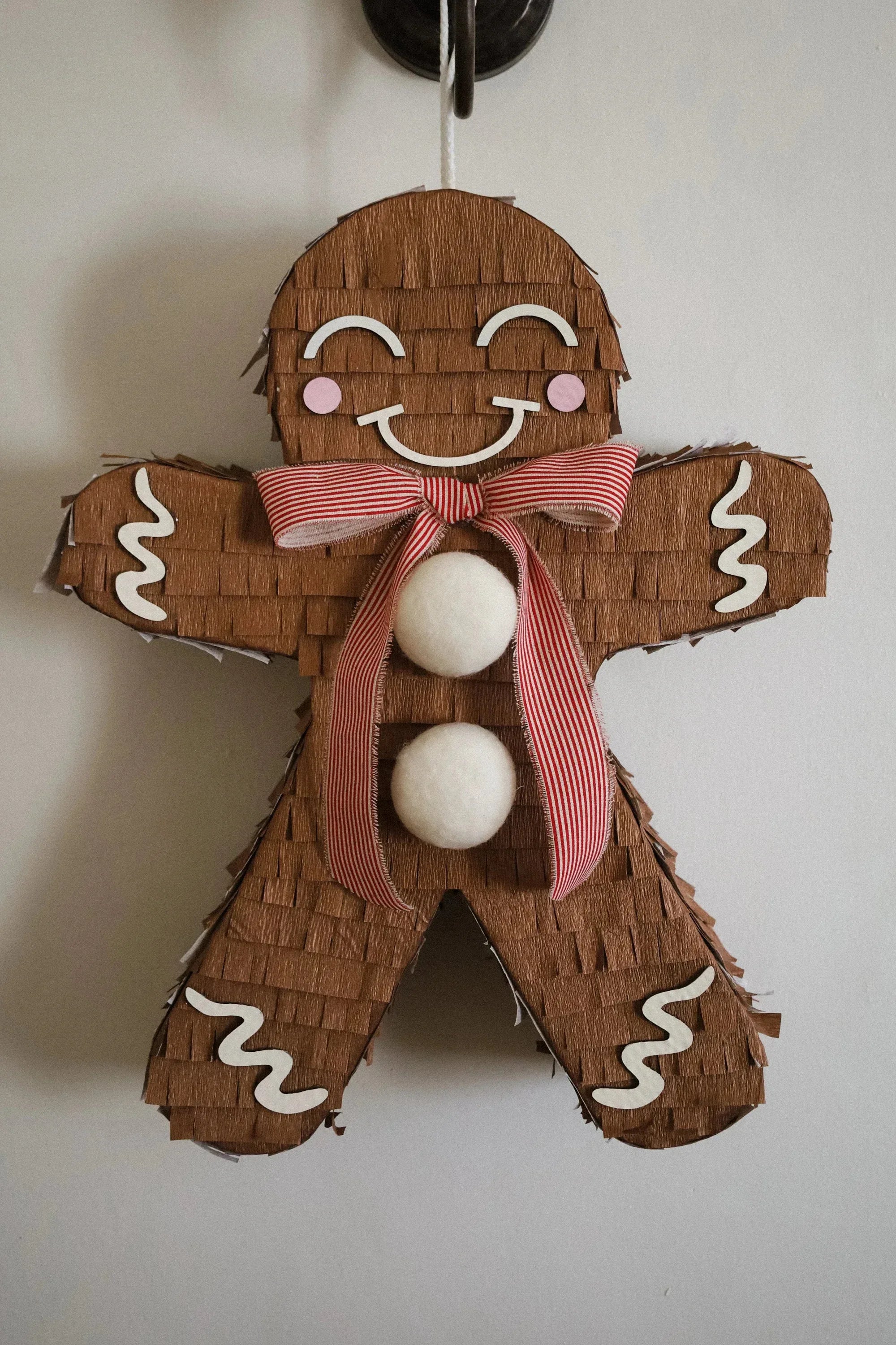 🍪 Gingerbread Man Piñata – Handmade Christmas Party Decoration & Candy Holder - BIG FRENCHIES