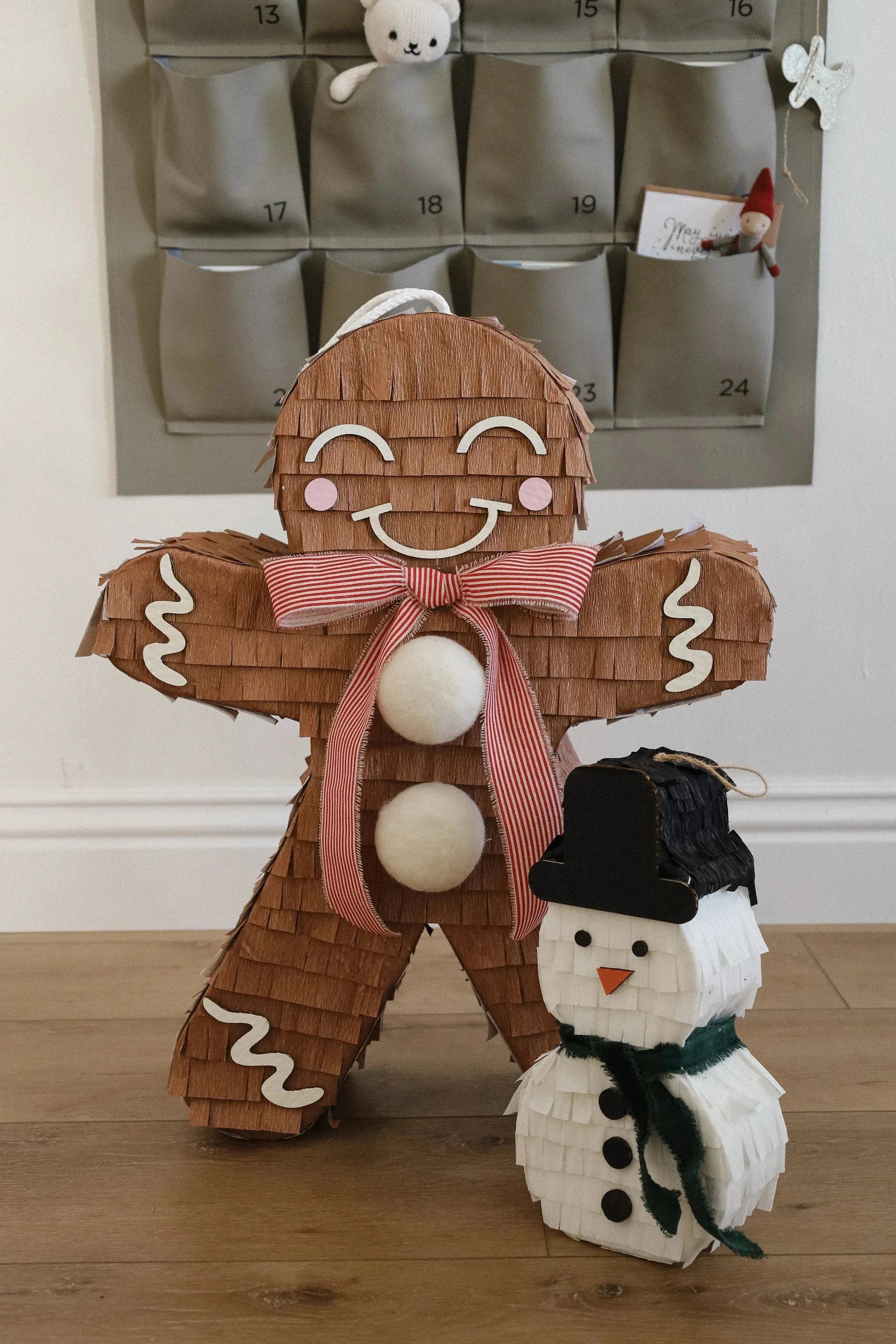 🍪 Gingerbread Man Piñata – Handmade Christmas Party Decoration & Candy Holder - BIG FRENCHIES