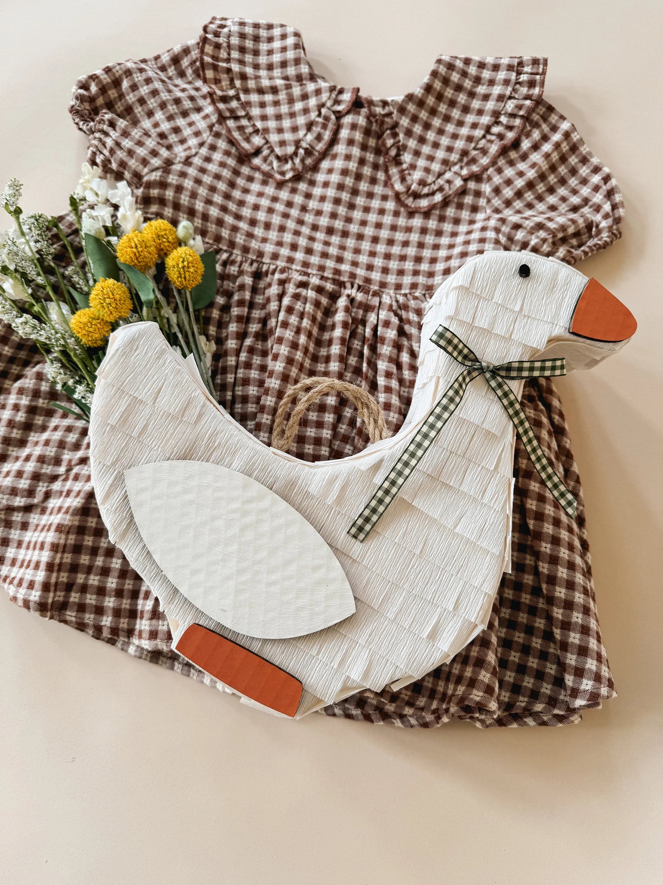 🪿 Goose Piñata – Handmade Farm Animal Piñata for Kids’ Birthdays, Baby Showers & Barnyard-Themed Parties